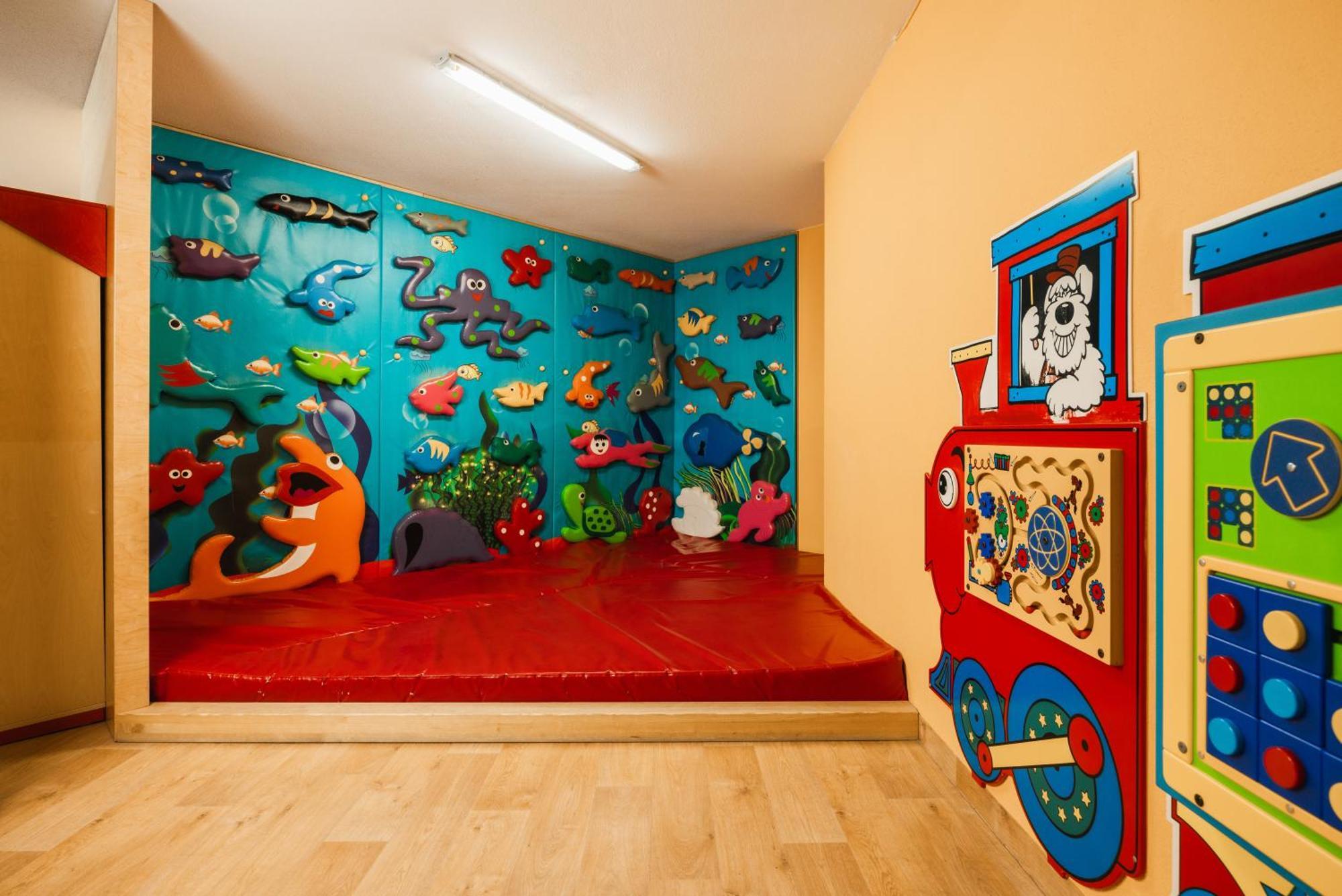 Neueroeffnung Miaflor Familien- & Aktivresort リート・イム・オーバーインタール エクステリア 写真